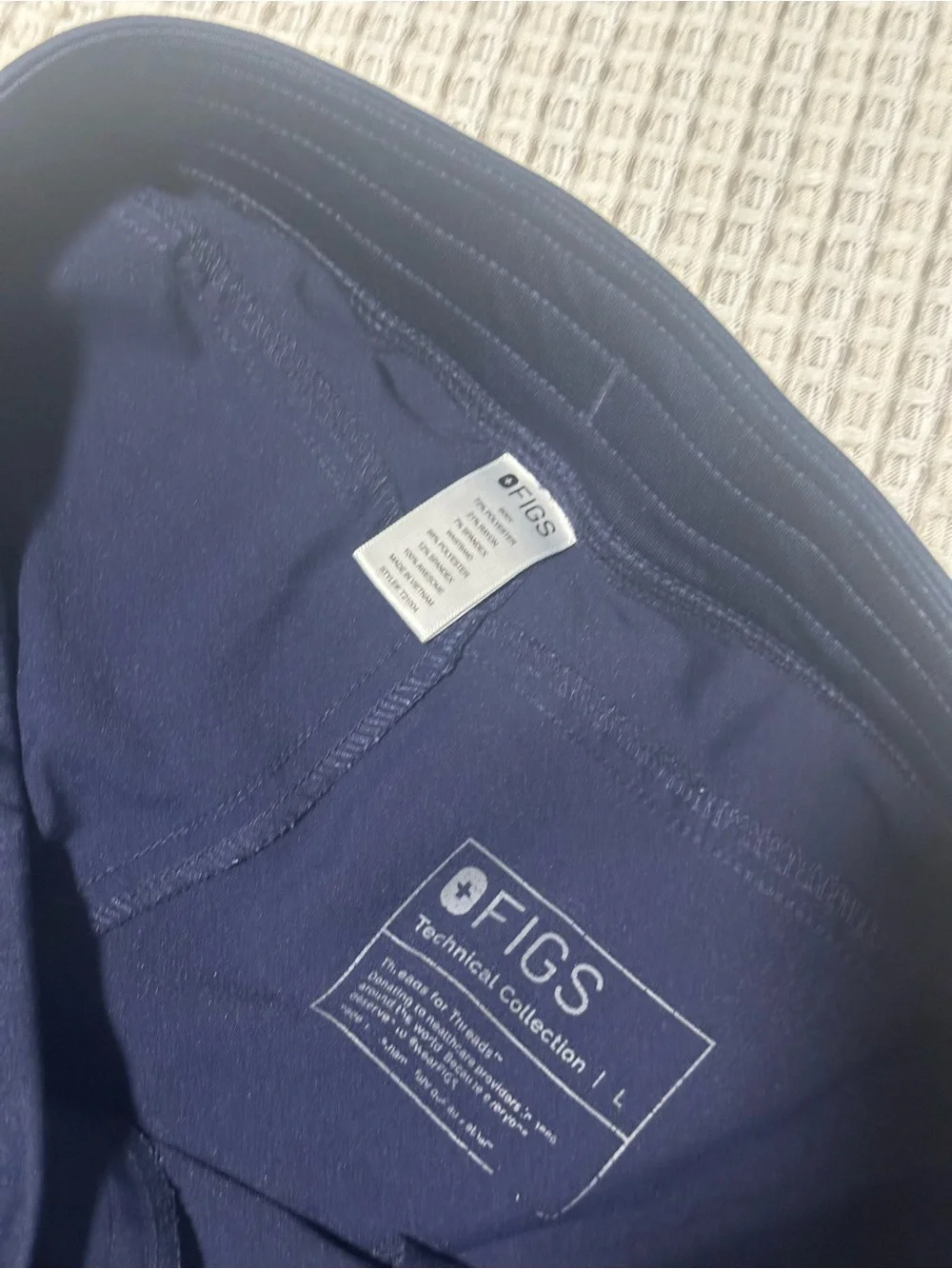 FIGS | Navy 4 Pocket Scrub Pants - Men’s  Large